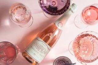 Couleur du champagne rosé, ce que la robe dit et ne dit pas