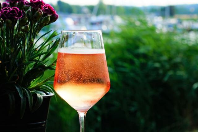 Le champagne rosé, de la vinification au verre Le champagne rosé, de la vinification au verre
